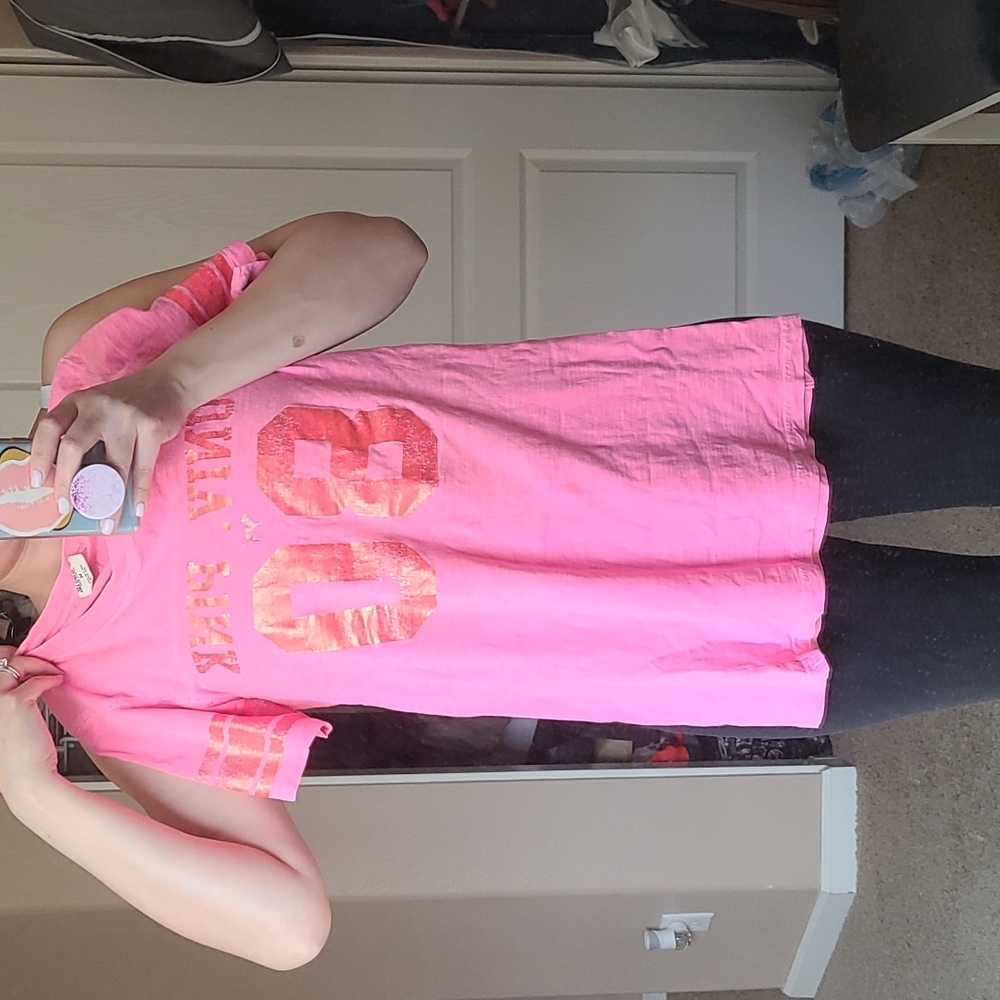Victoria Secret Pink university t-shirt